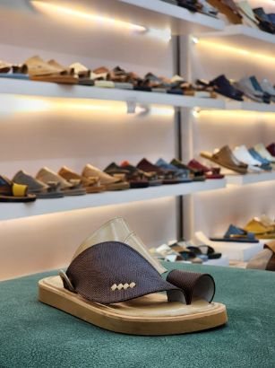 صورة شرقي اكس مطرز